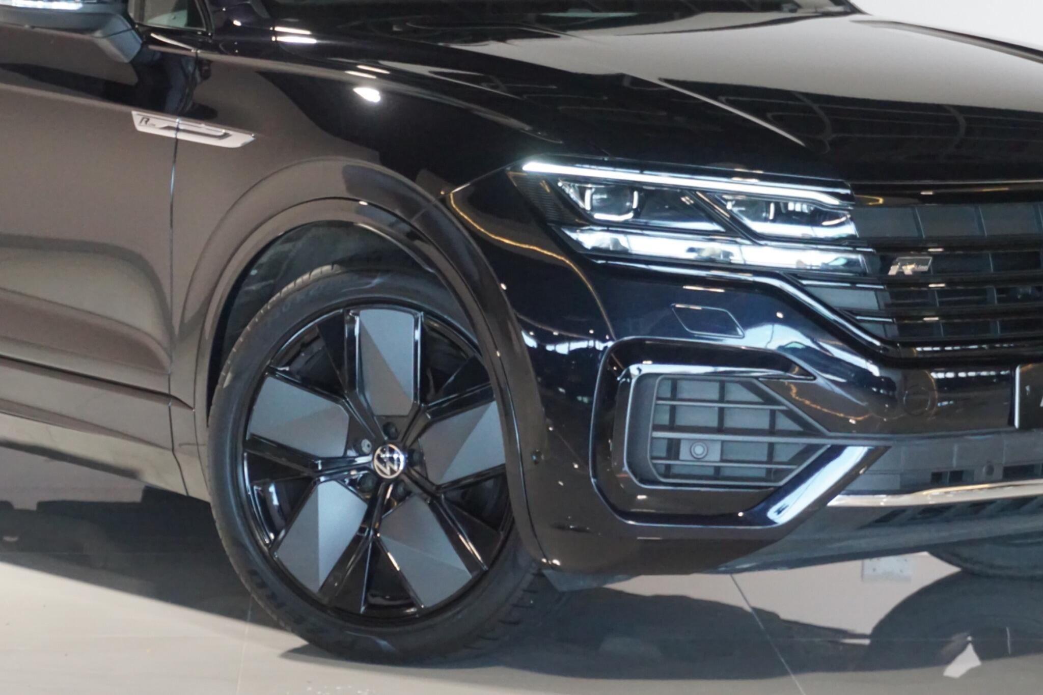 Volkswagen Touareg 3.0 TDI V6 Black Edition SUV 5dr Diesel Tiptronic 4Motion Euro 6 (s/s) (286 ps)